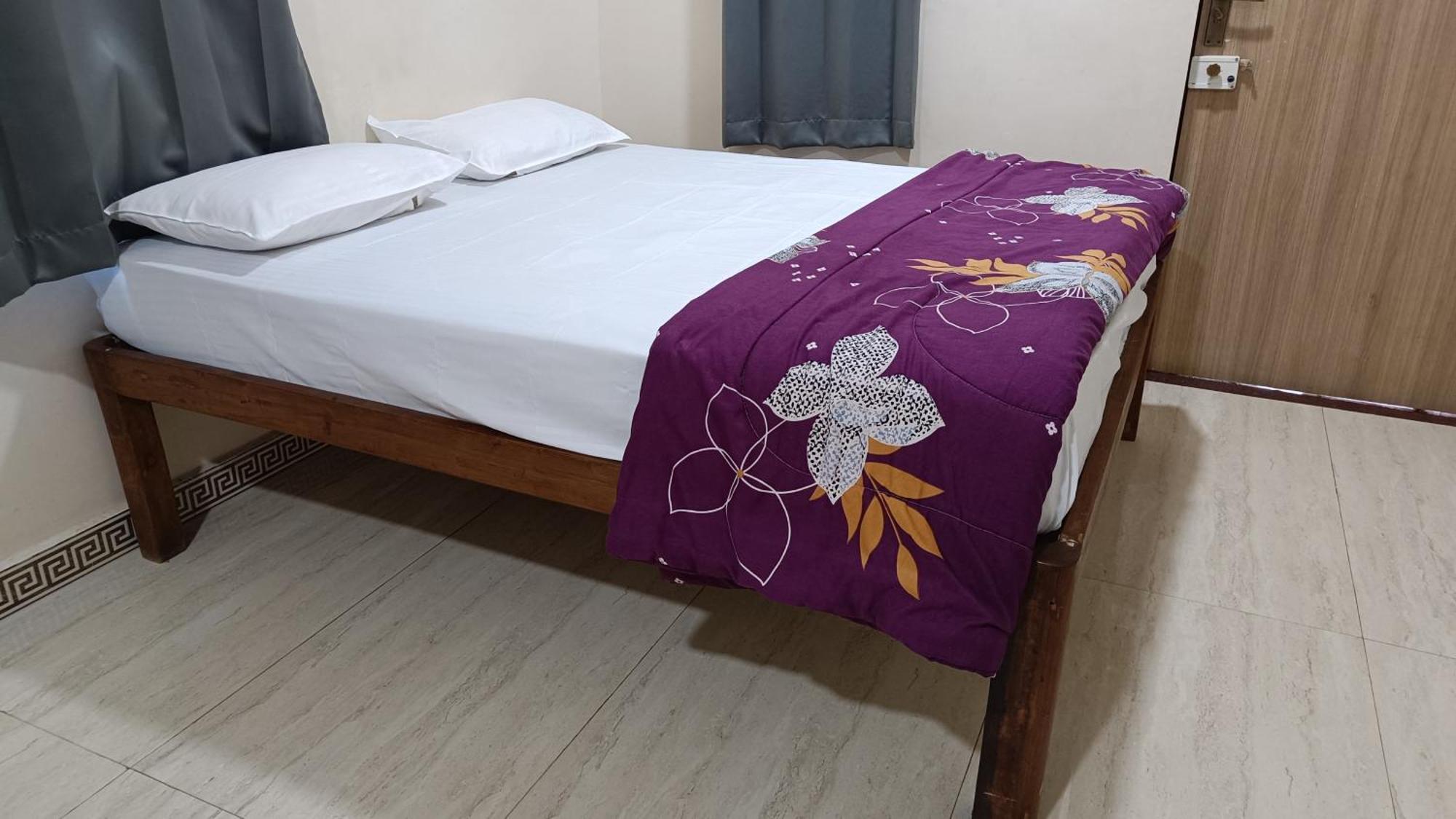 The Royal Ascot Holiday Home Alībāg Ngoại thất bức ảnh
